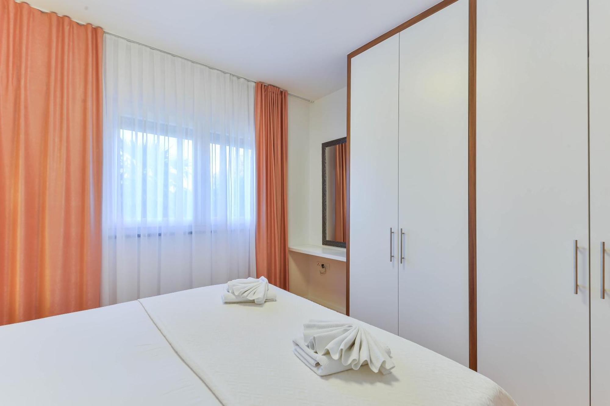 Apartments Laura 1 ปริฟลากา ภายนอก รูปภาพ