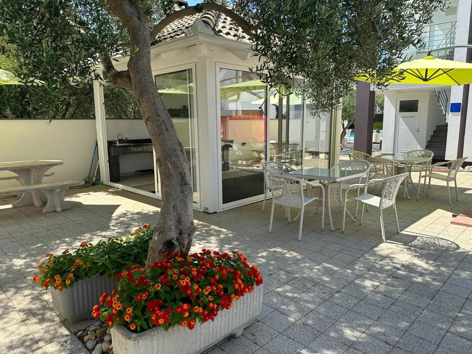 Apartments Laura 1 ปริฟลากา ภายนอก รูปภาพ